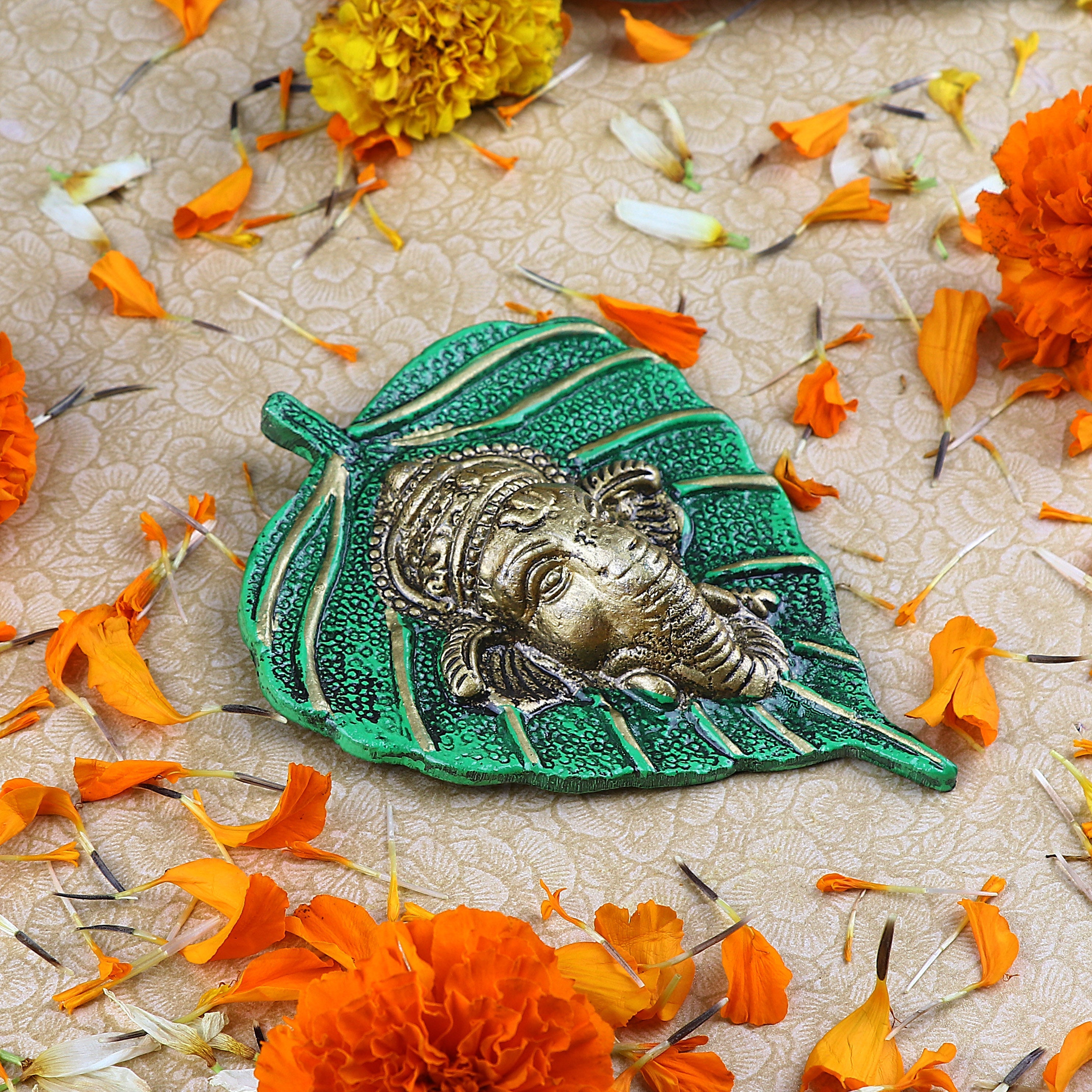 1 Pc Lord Ganesh Face on Leaf Patta Wall Hanging Green